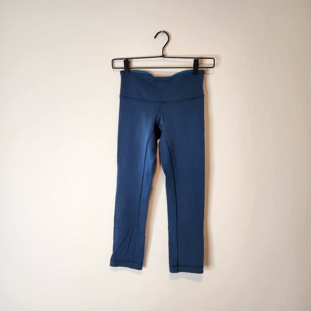 Lululemon Wunder Under Reversible Crop Leggings Size 4 - Picture 2 of 8
